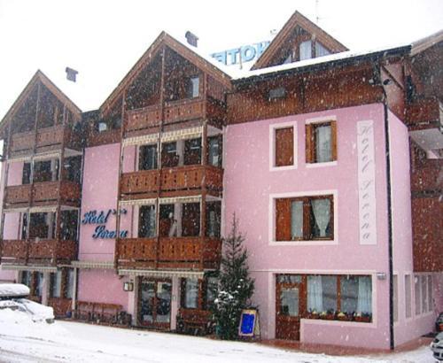 Hotel Serena Dimaro Eksteriør bilde